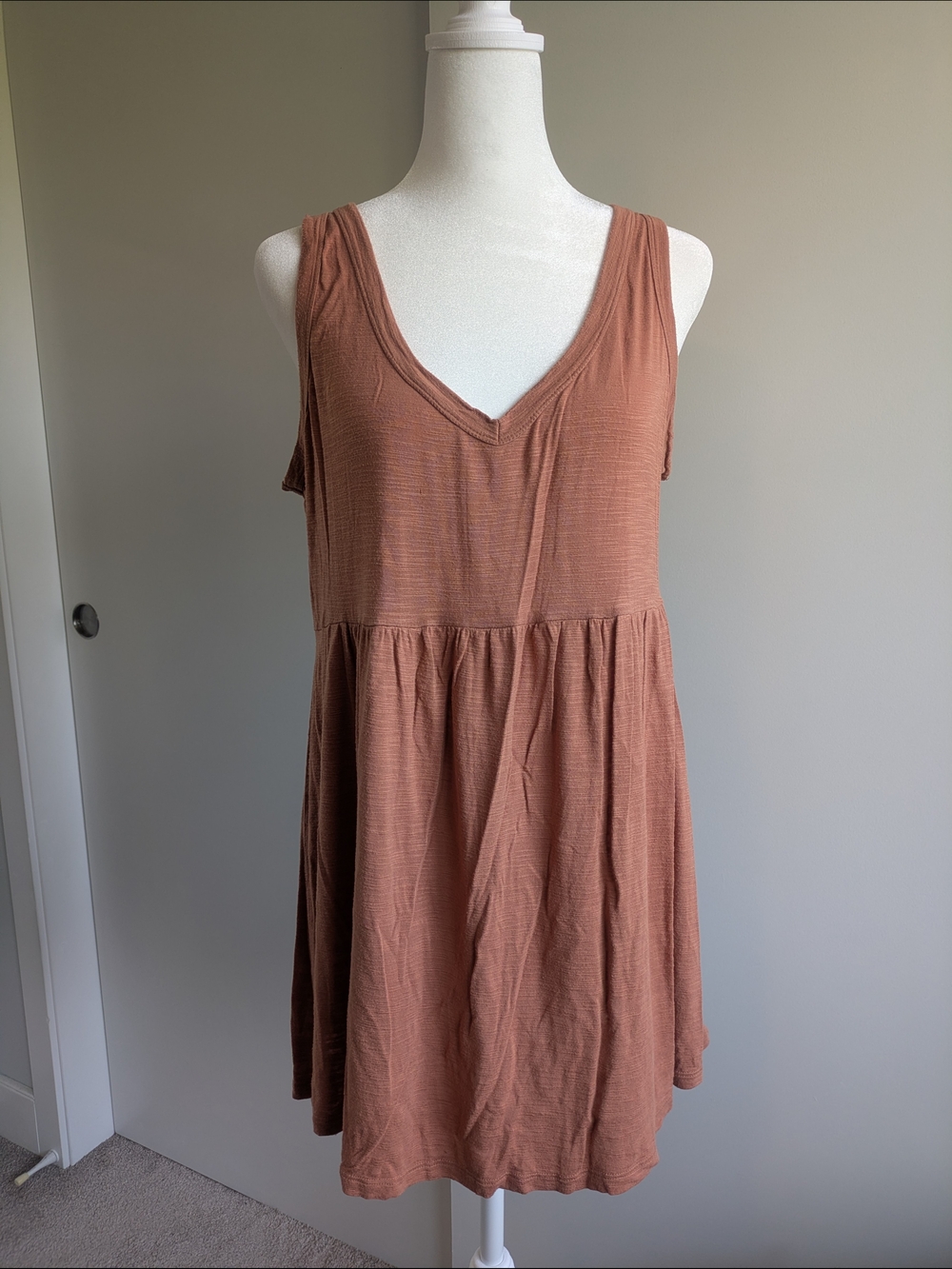 Maternity L Viscose Old Navy Sleeveless V-Neck Long Top in Rust